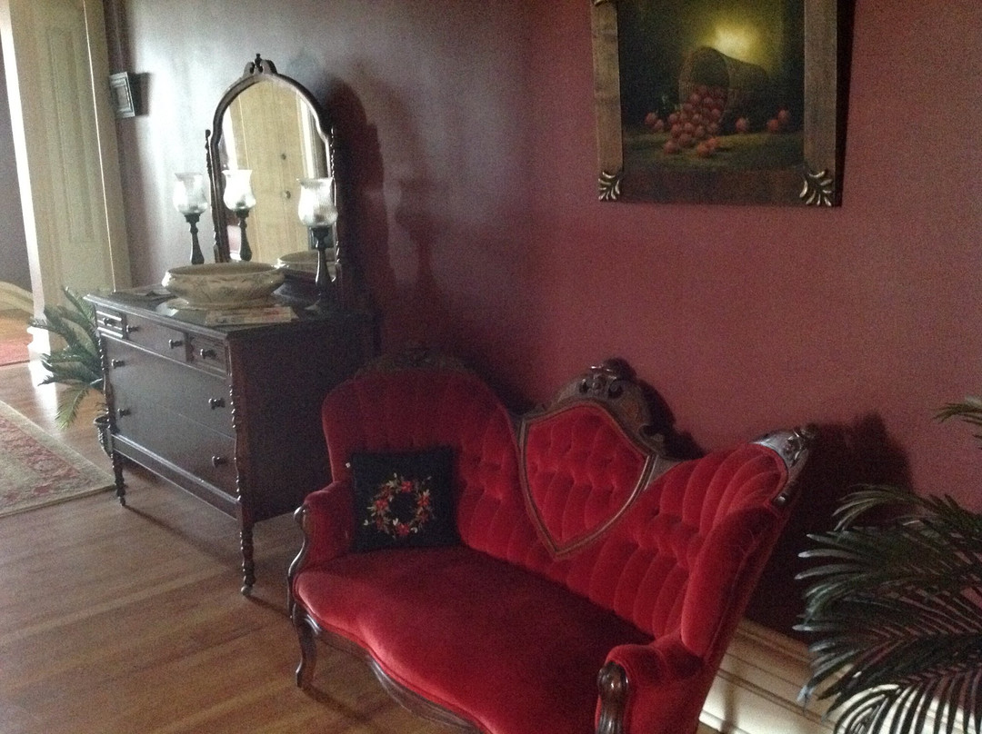 The Casey-Pomeroy House主图