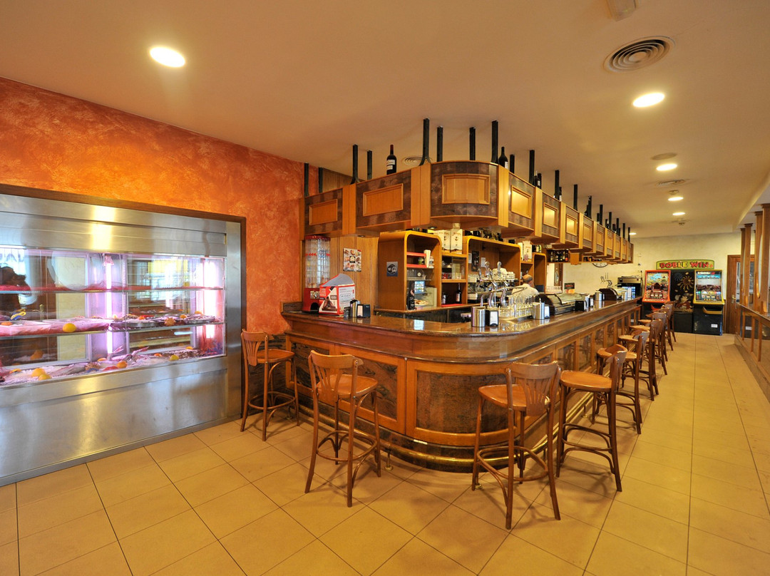 罗桑洛酒店主图