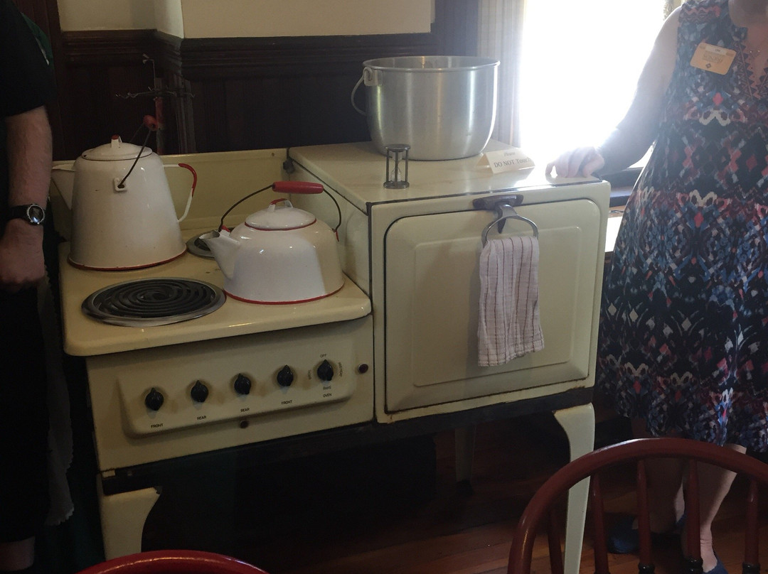 Burroughs Home & Gardens-迈尔斯堡必去景点