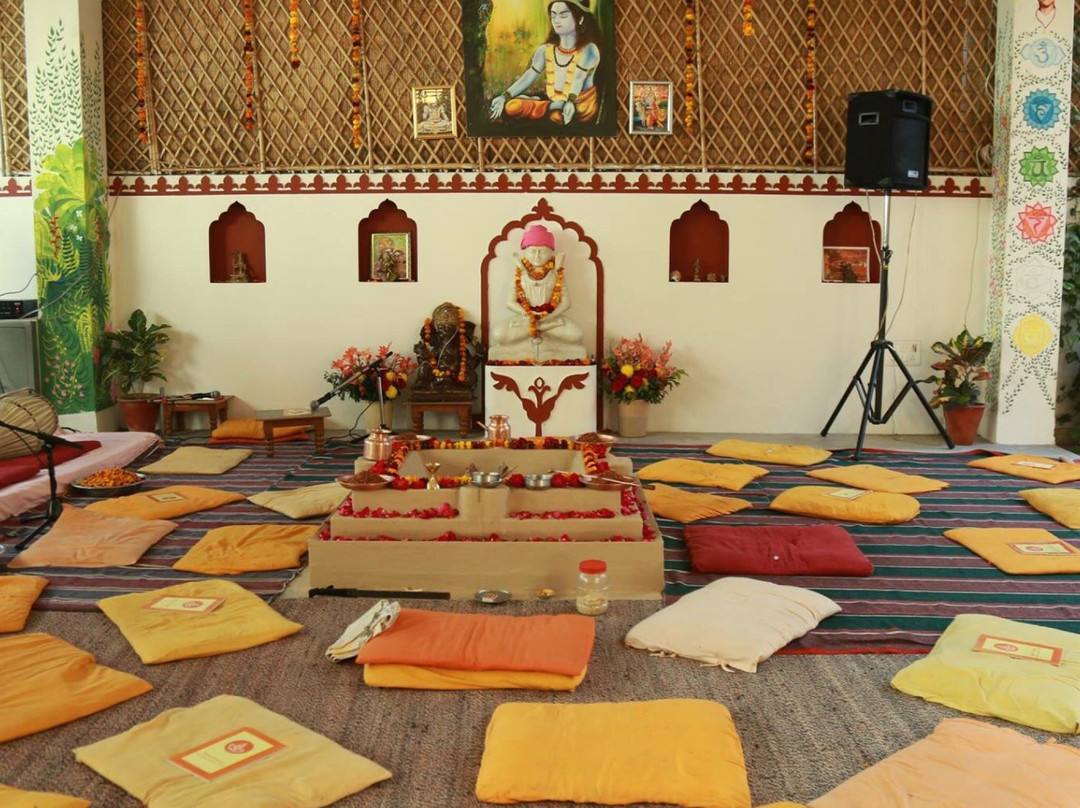 Akhanda Yoga-里希克虚必去景点