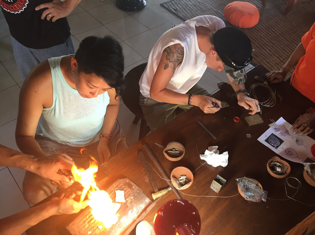 Dewi Sitha Jewelry-苏卡瓦堤必去景点