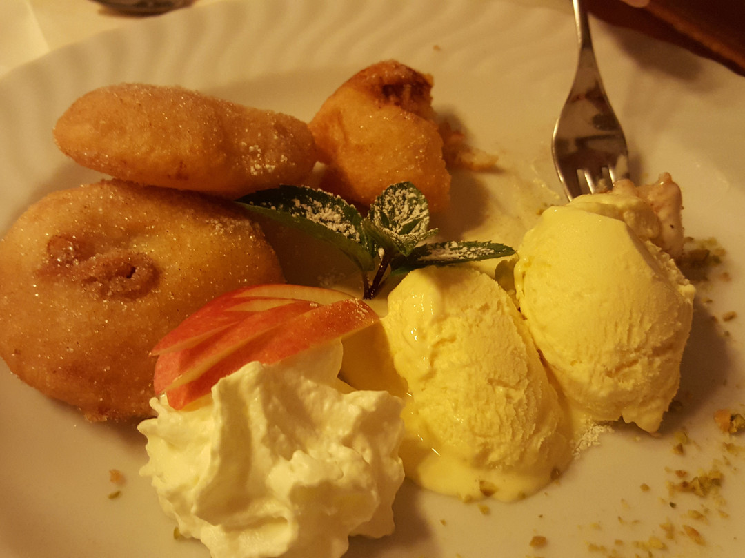 阿德尔酒店主图