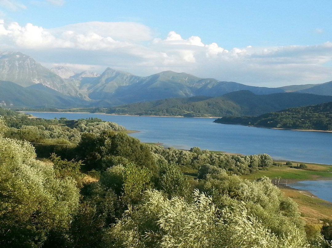 Lago Di Campotosto景点图片