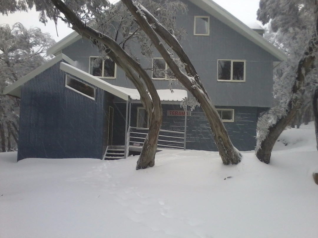 特拉玛滑雪山林小屋
