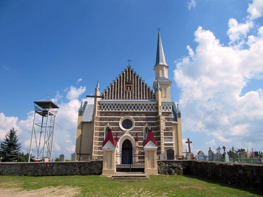 Catholic Cathedral of St. Peter & St. Paul-Rozhanka必去景点