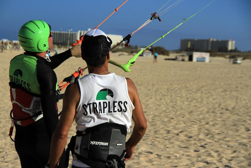 Strapless Kite & Surf School景点图片