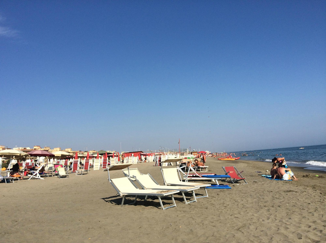 Battistini Beach景点图片