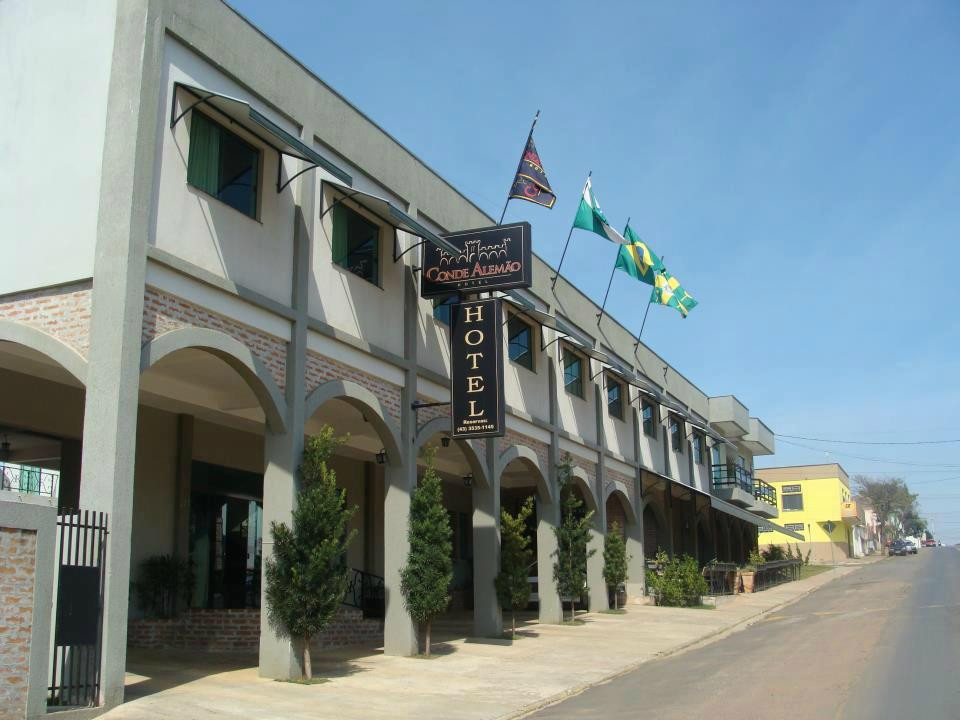 康德阿雷曼酒店