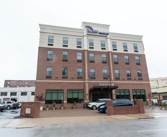 英纳哈波尔市中心司丽普旅馆&套房酒店