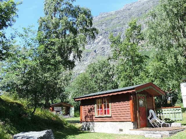 Furu Laksvald & Camping
