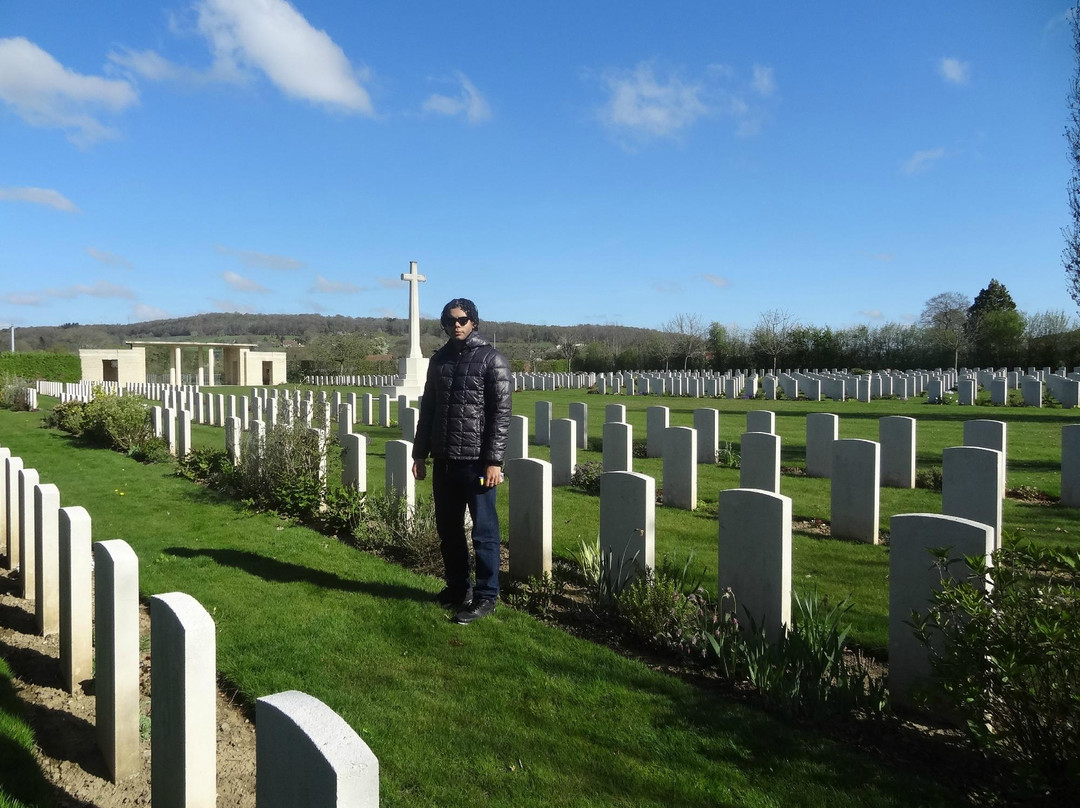 Saint-Charles-de-Percy War Cemetery景点图片