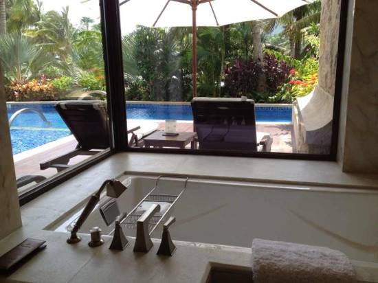 三亚亚龙湾瑞吉度假酒店主图