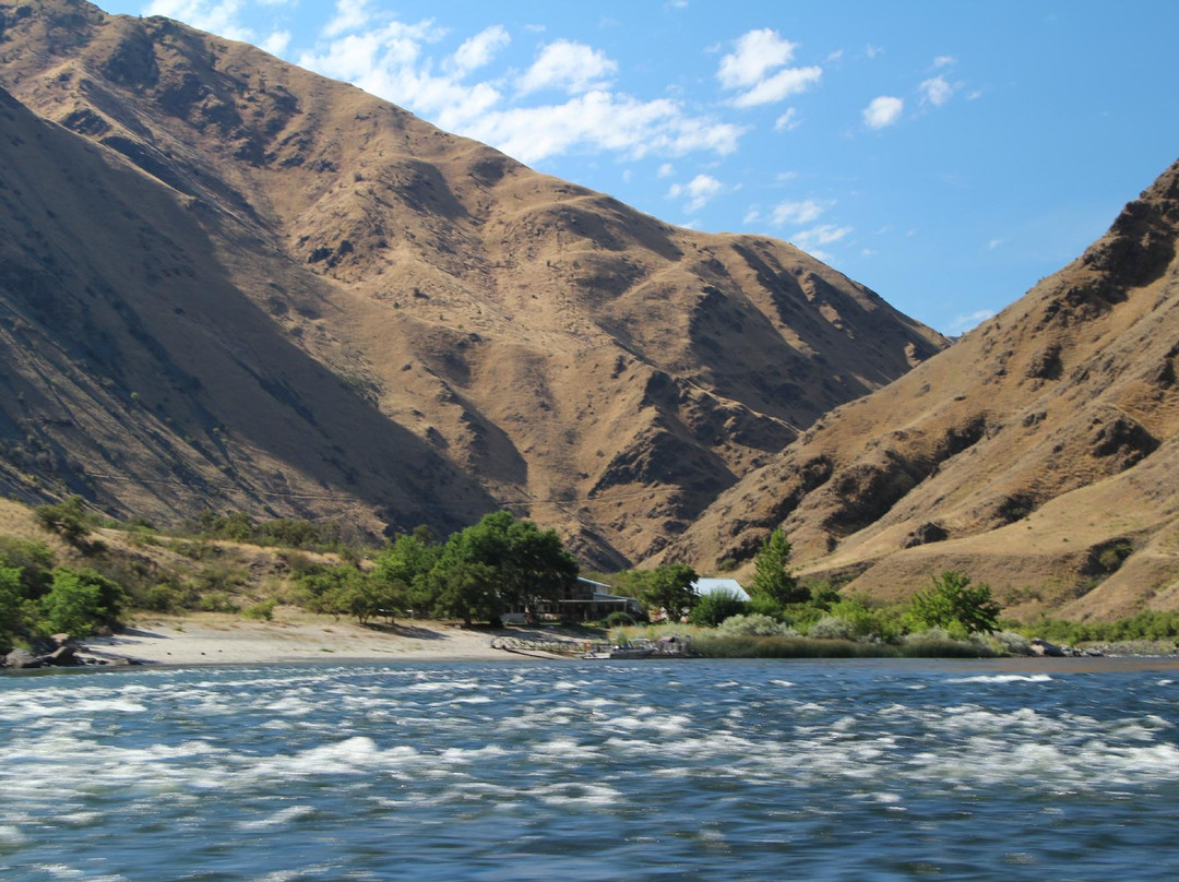 Hells Canyon Jet Boat Trips & Lodging