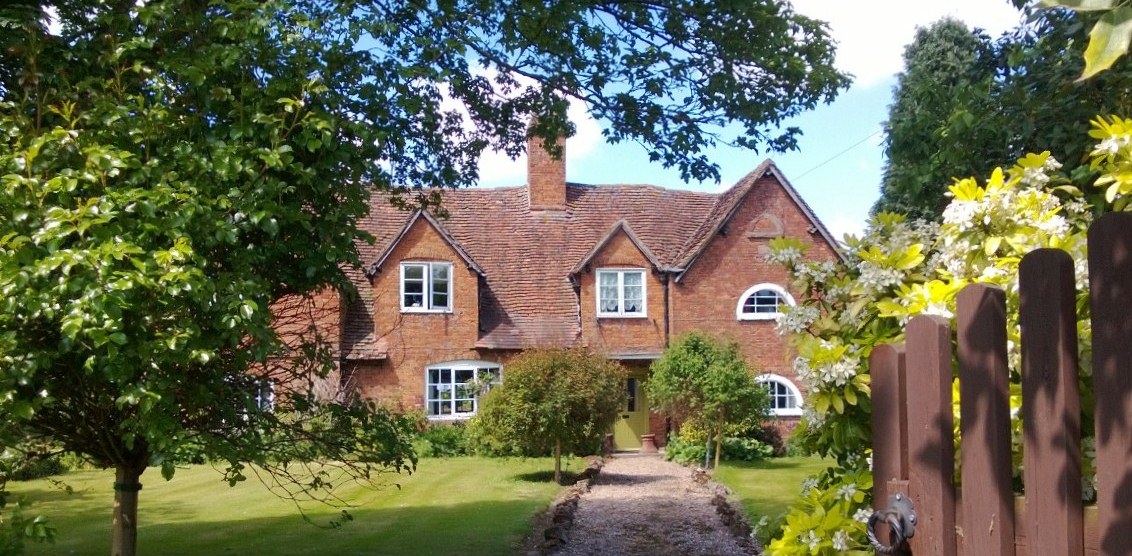 Priory Farmhouse-官方