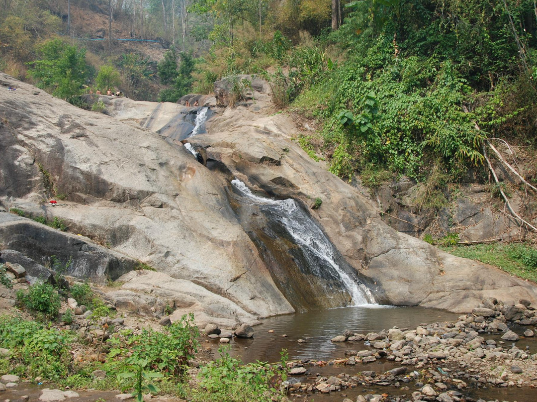 Mor Paeng Waterfall-拜县必去景点