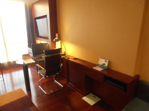 来魅力假日酒店主图