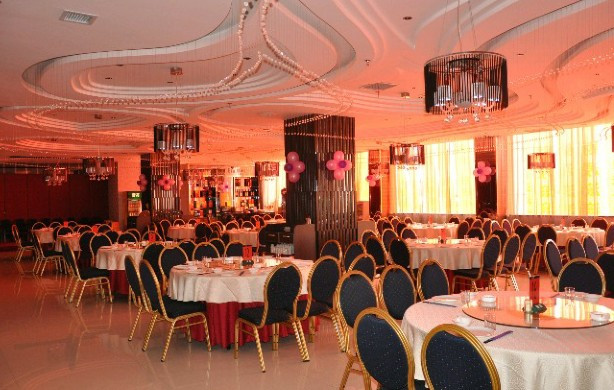 天吉大酒店主图