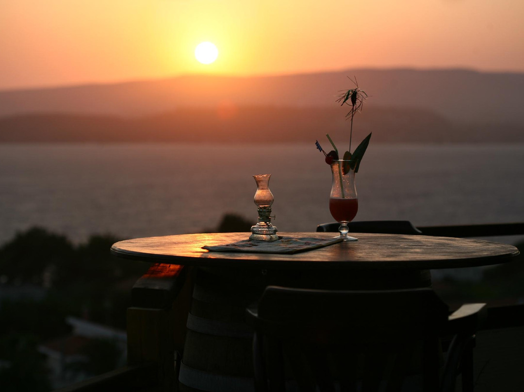 Logos Grand View Cocktail/Pool Bar-Lassi必去景点