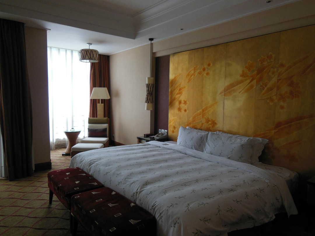 东莞塘厦三正半山酒店主图