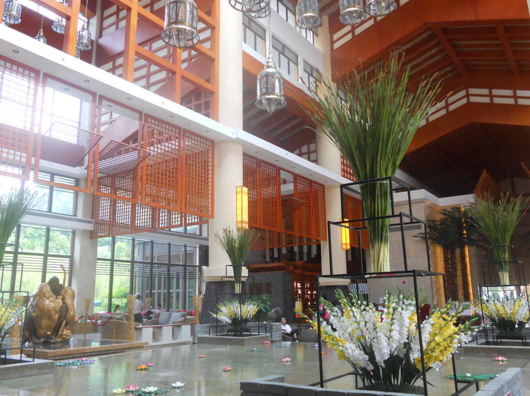 龙门地派温泉度假村主图