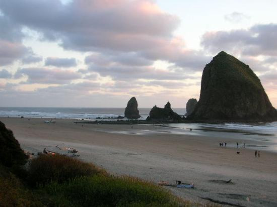 草垛岩-坎农比奇必去景点