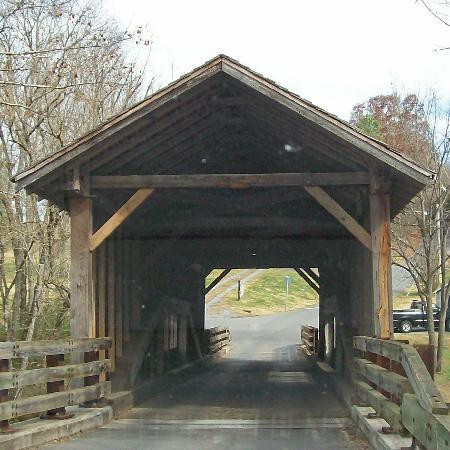Harrisburg Covered Bridge-塞维尔维尔必去景点
