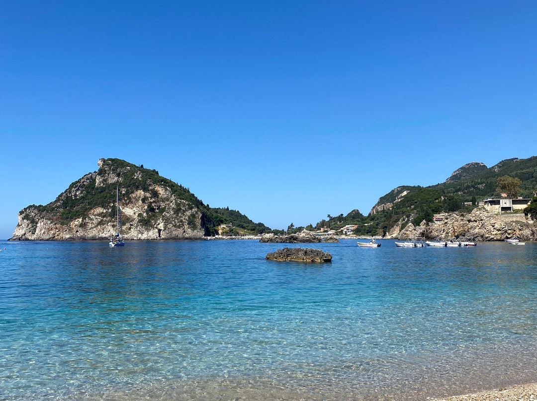 Angel's Pool Bar Apartments主图