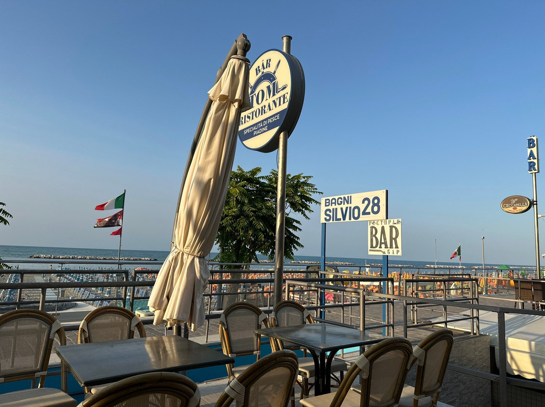 Bar Tom