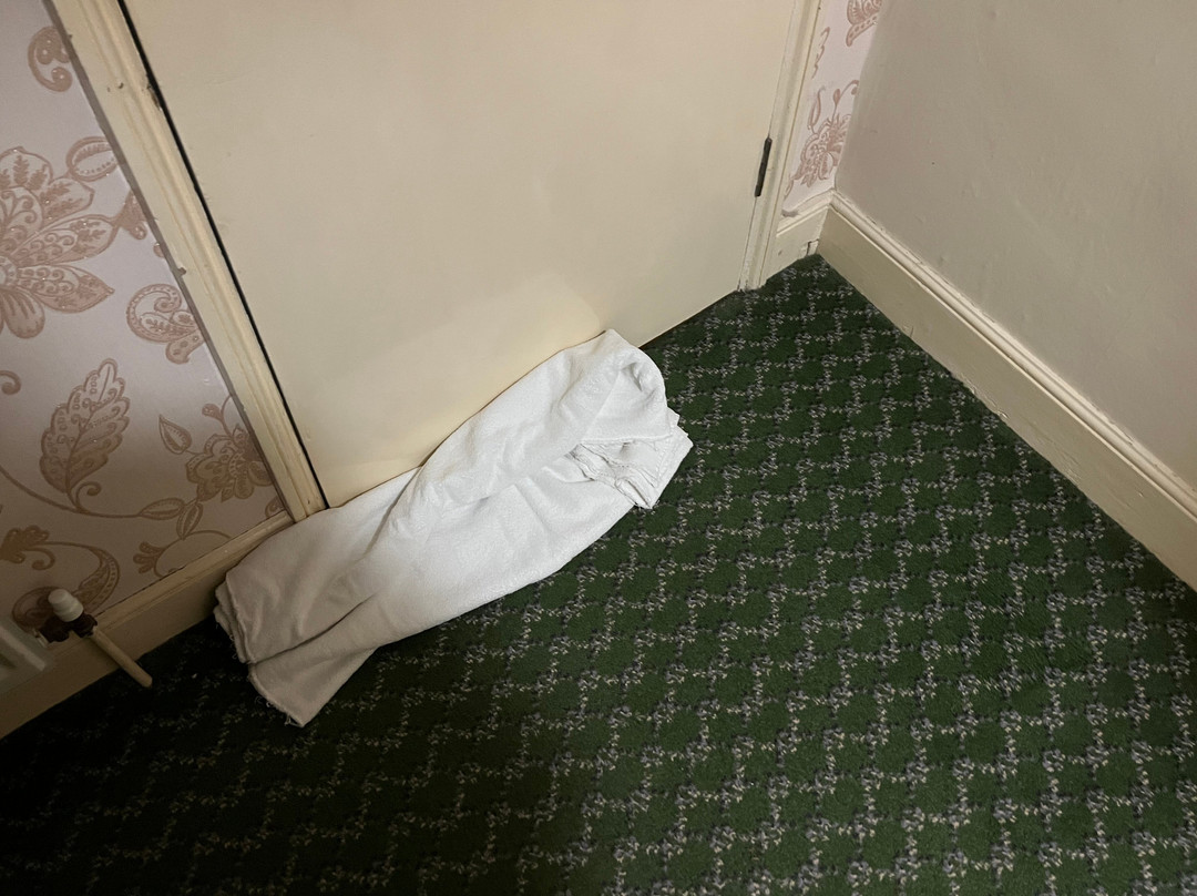 The Bell Hotel主图