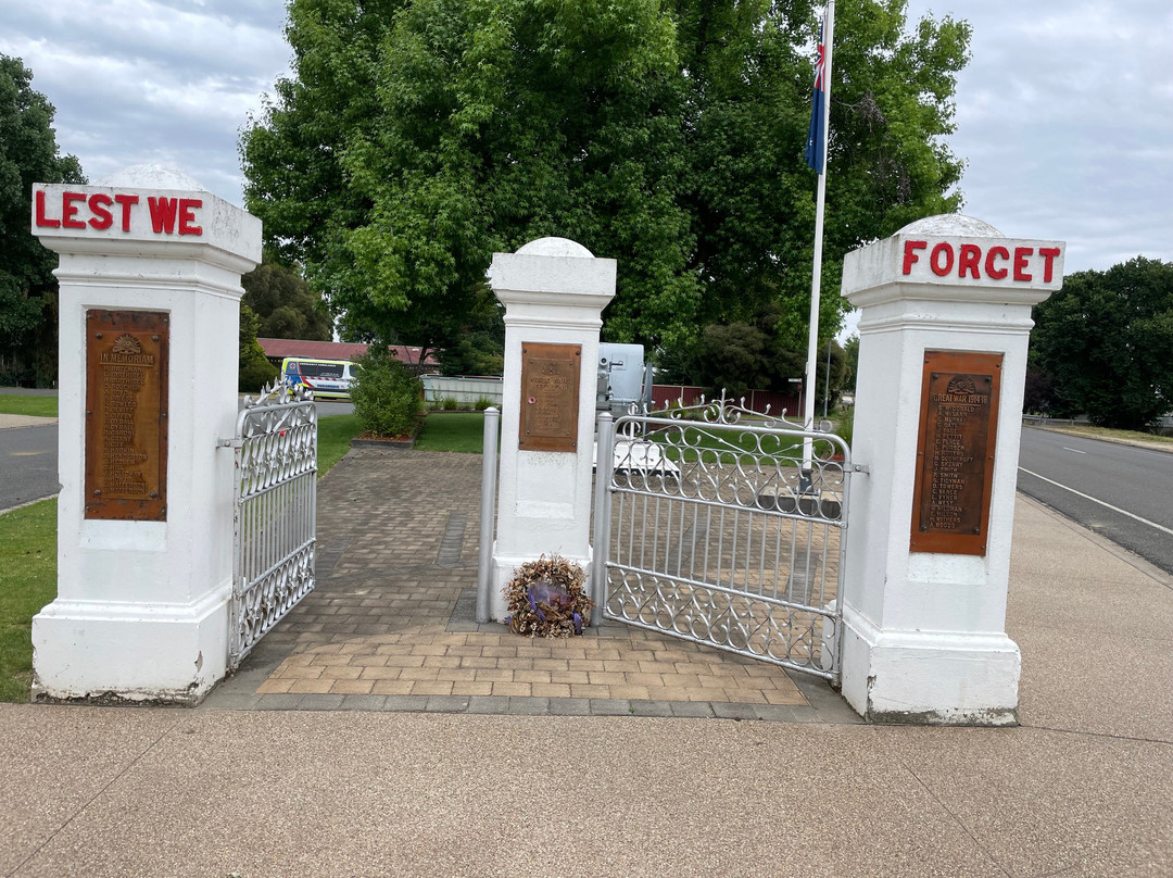 Soldiers Memorial Park景点图片