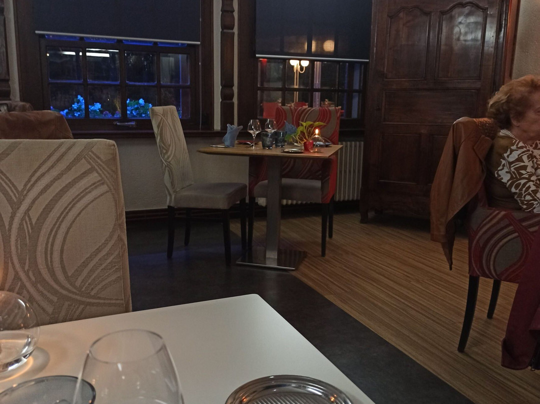 Logis Hôtel la Commanderie de Champarey主图