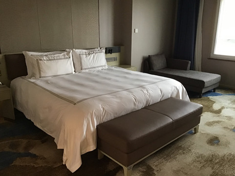 金龙潭大饭店主图