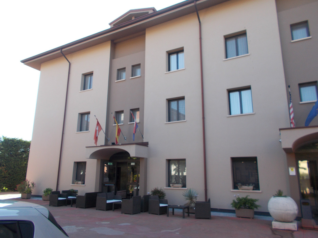 Hotel Versailles主图