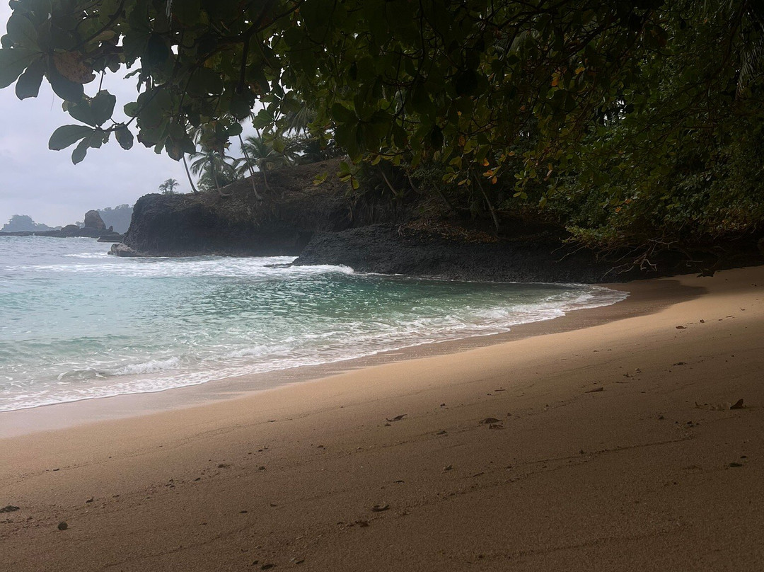 Praia Piscina景点图片