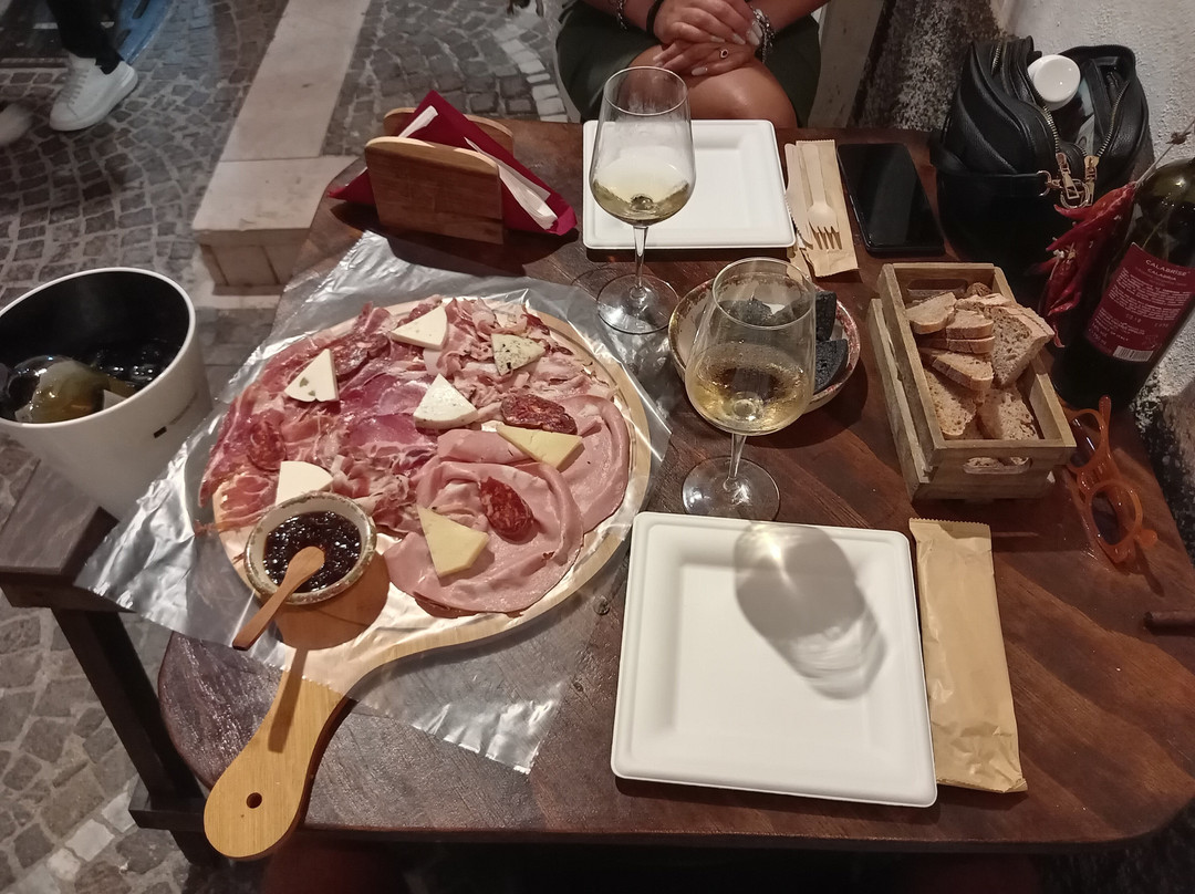 Enoteca - Borgo Antico Diamante - Prodotti Tipici Calabresi-迪亚曼泰必去景点