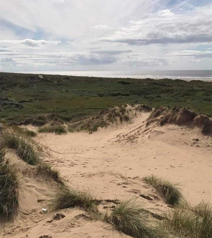 Ainsdale Beach景点图片