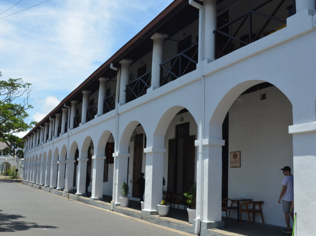 荷兰医院旧址购物美食广场-加勒必去景点