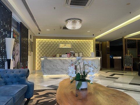 梅里顿酒店主图