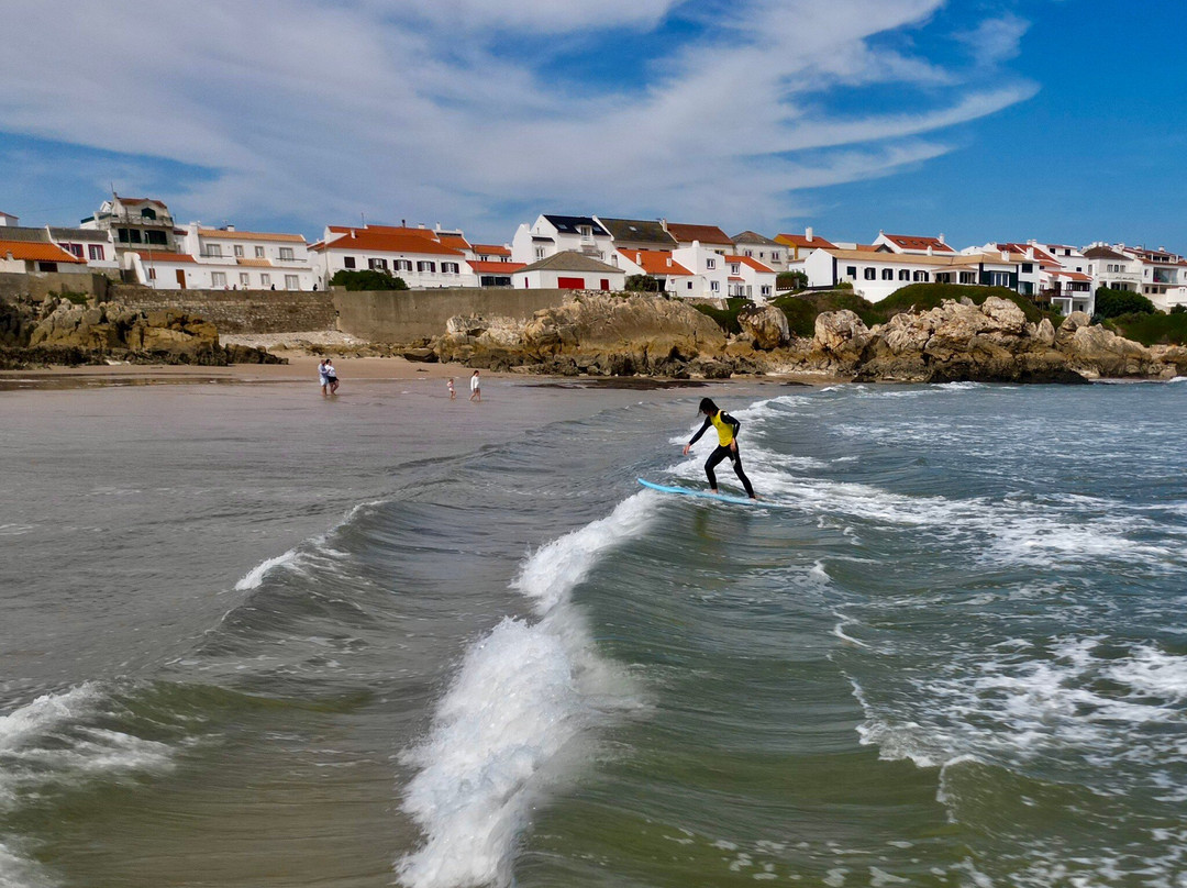 Peniche Surf Camp景点图片