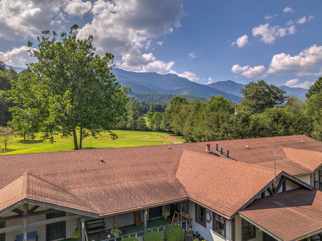 The Lodge At Mount Mitchell主图