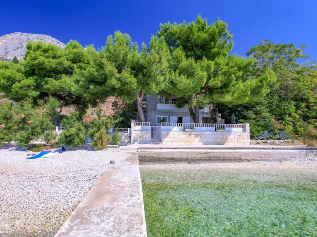 Vila Pinet