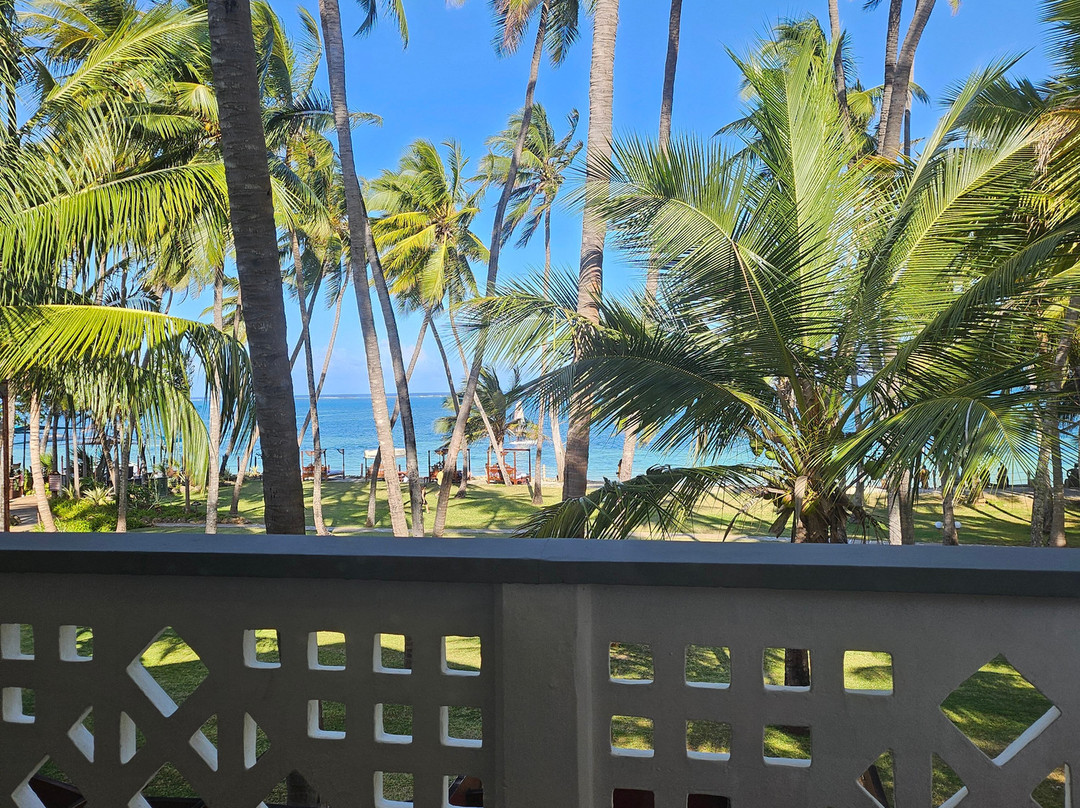 萨罗瓦白沙海滩度假Spa酒店主图