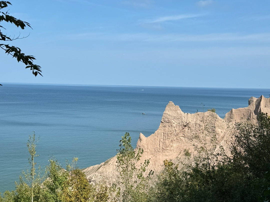 Chimney Bluffs State Park景点图片