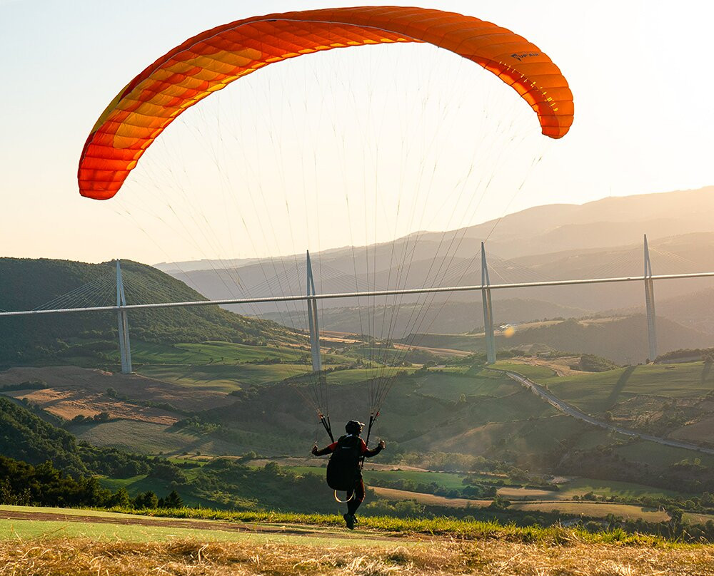 Airzone Parapente-米约必去景点