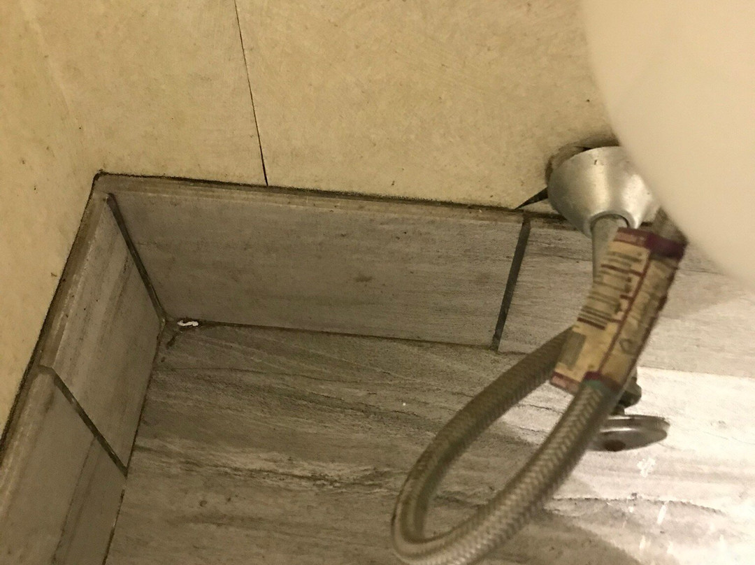 贝斯特韦斯特普勒斯商业街廊旅馆&套房酒店主图