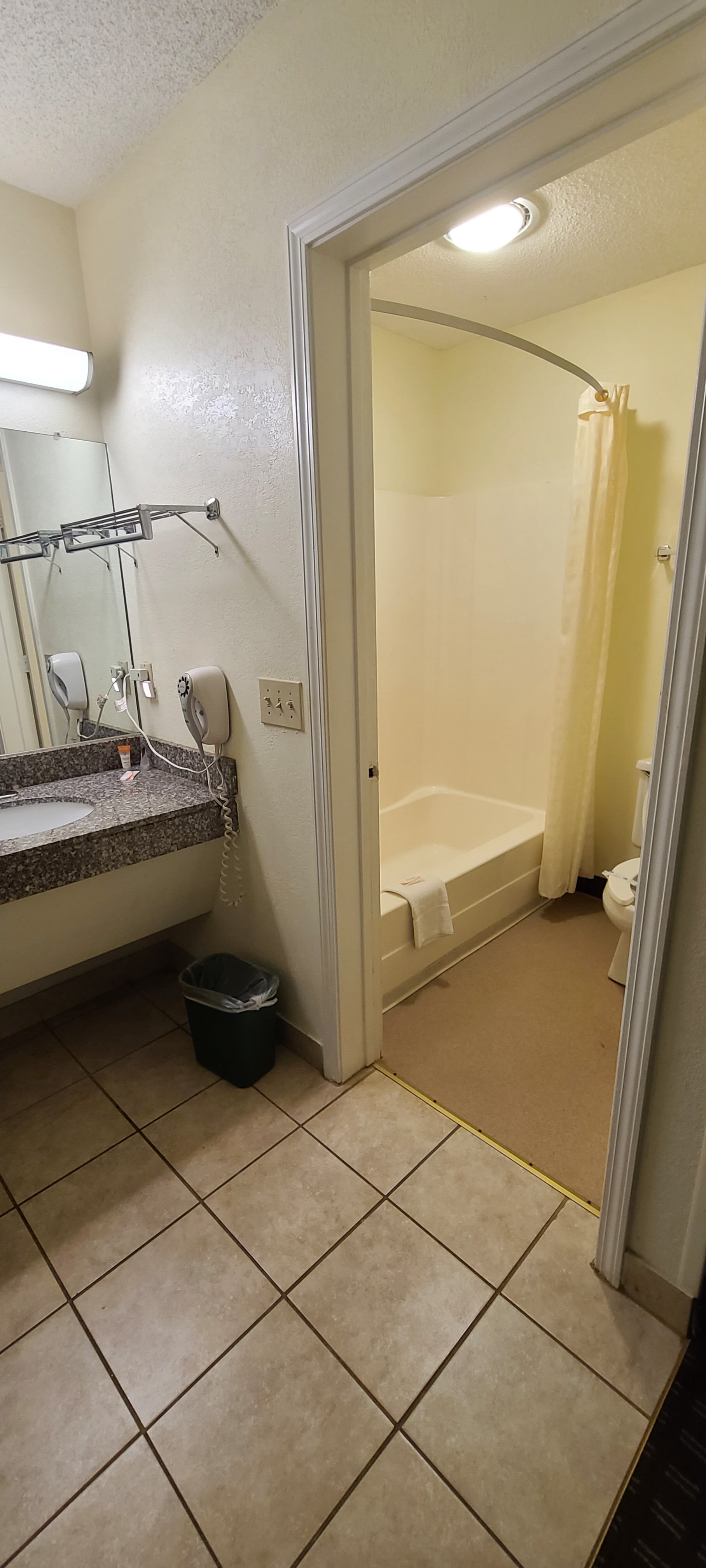 Hamilton Inn Jonesville NC-泳池