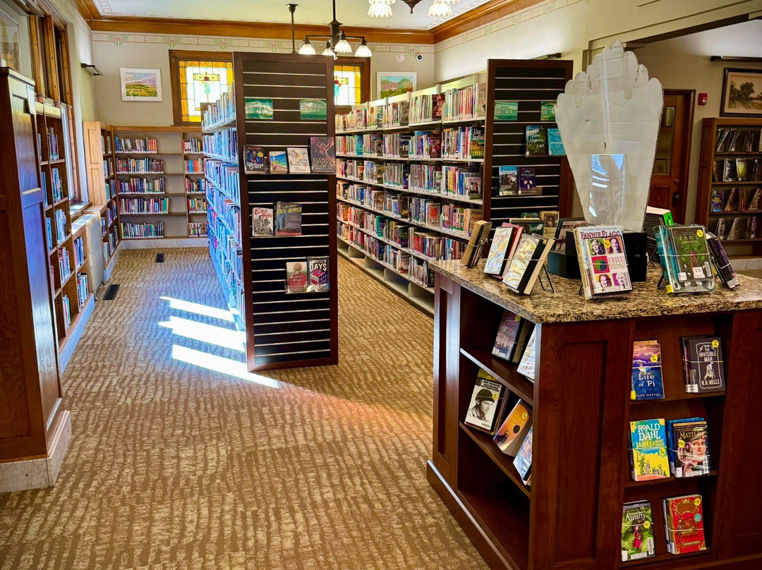 Eckhart Public Library景点图片