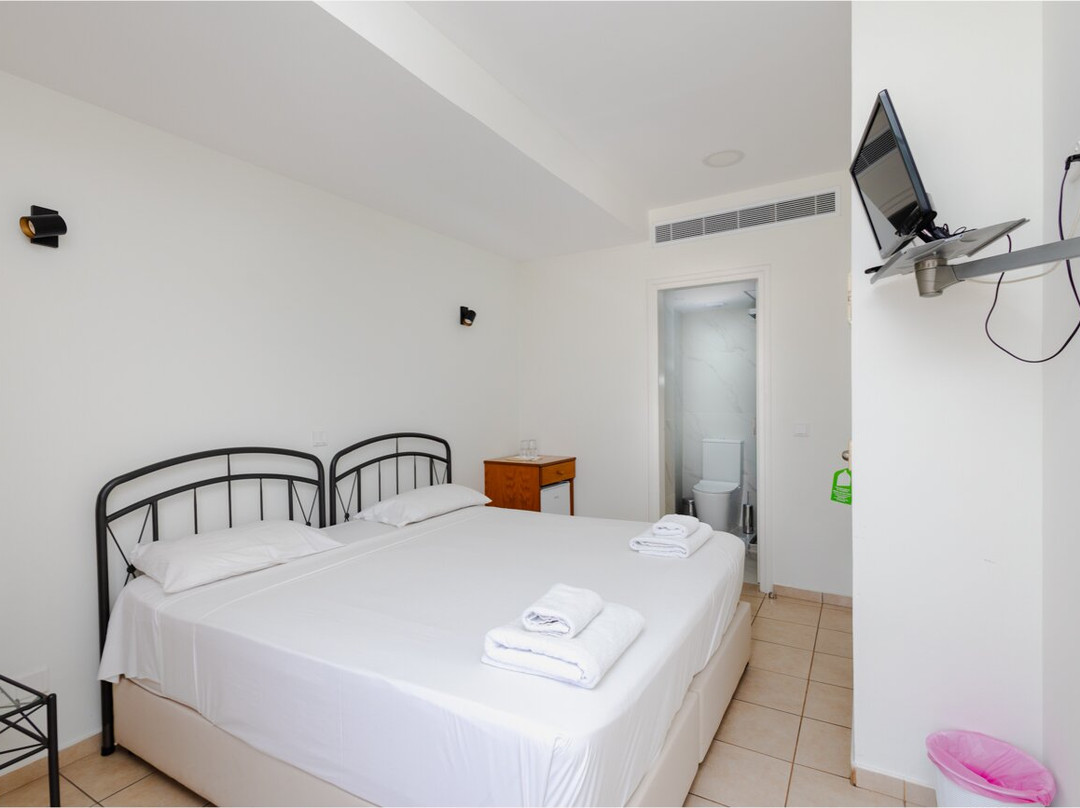 Y&p Latchi Hotel主图