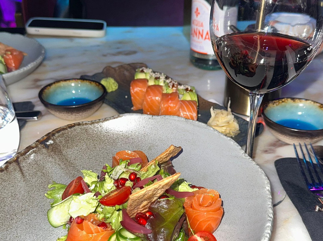 Molodost' Restaurant & Karaoke Club主图