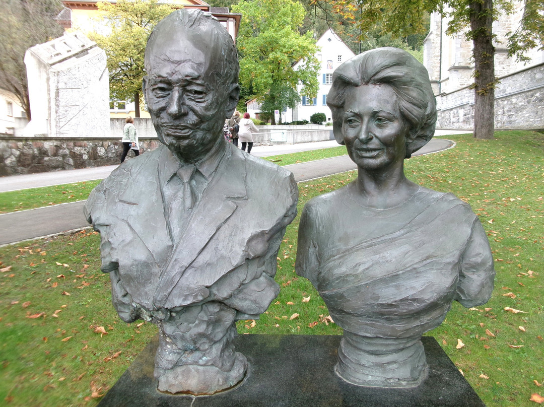 Monument to Franz Joseph II and Georgina von Wilczek景点图片